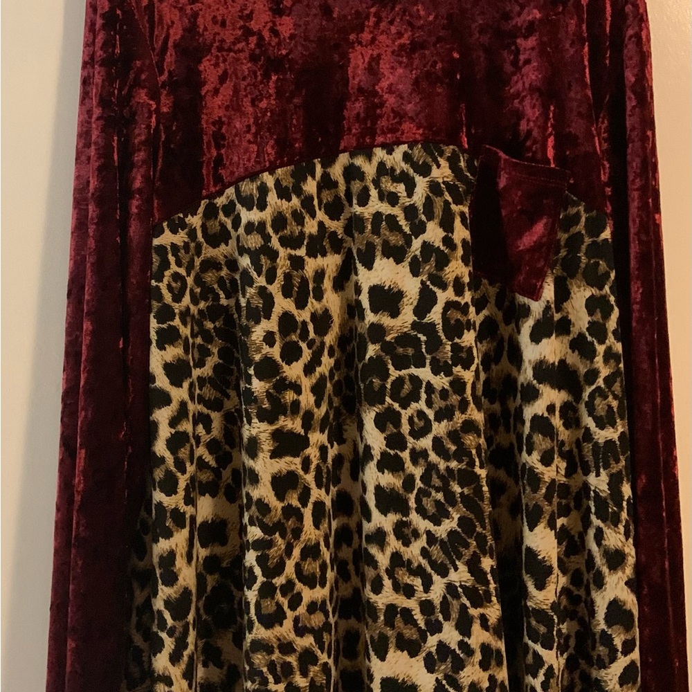 Velvet /cheeta print blouse